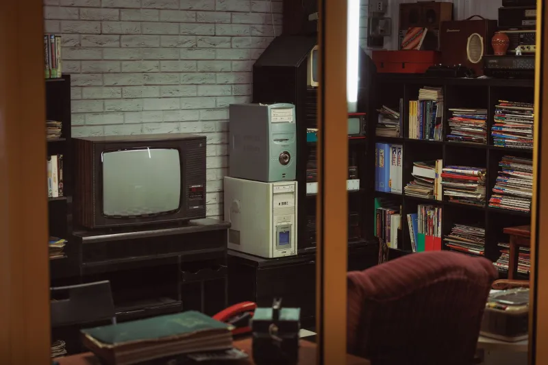 Old Magazines and Strangers: What We Traded Away When Waiting Rooms Got Efficient