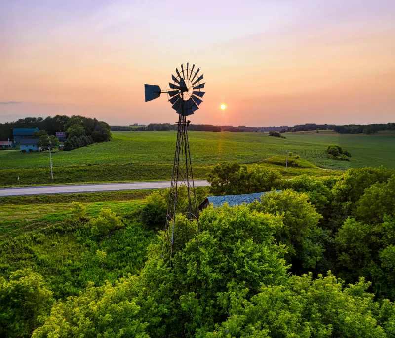 Reading the Clouds Without Satellites: When America's Weather Wisdom Lived in Old Sayings and Aching Joints